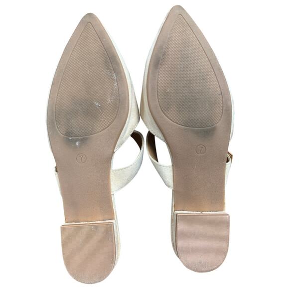 Rekayla Womens 7 Tan Faux Suede Closed Pointy Toe Mule Adjustable Strap Shoes - Picture 7 of 7